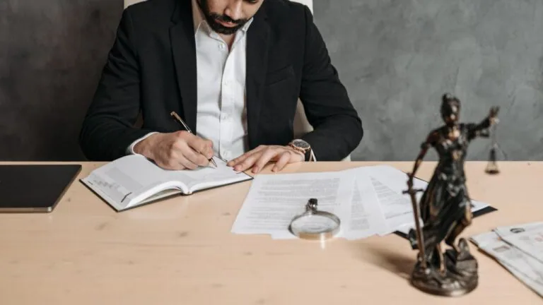 Hiring a Trusted Brooklyn White Collar Crime Lawyer title